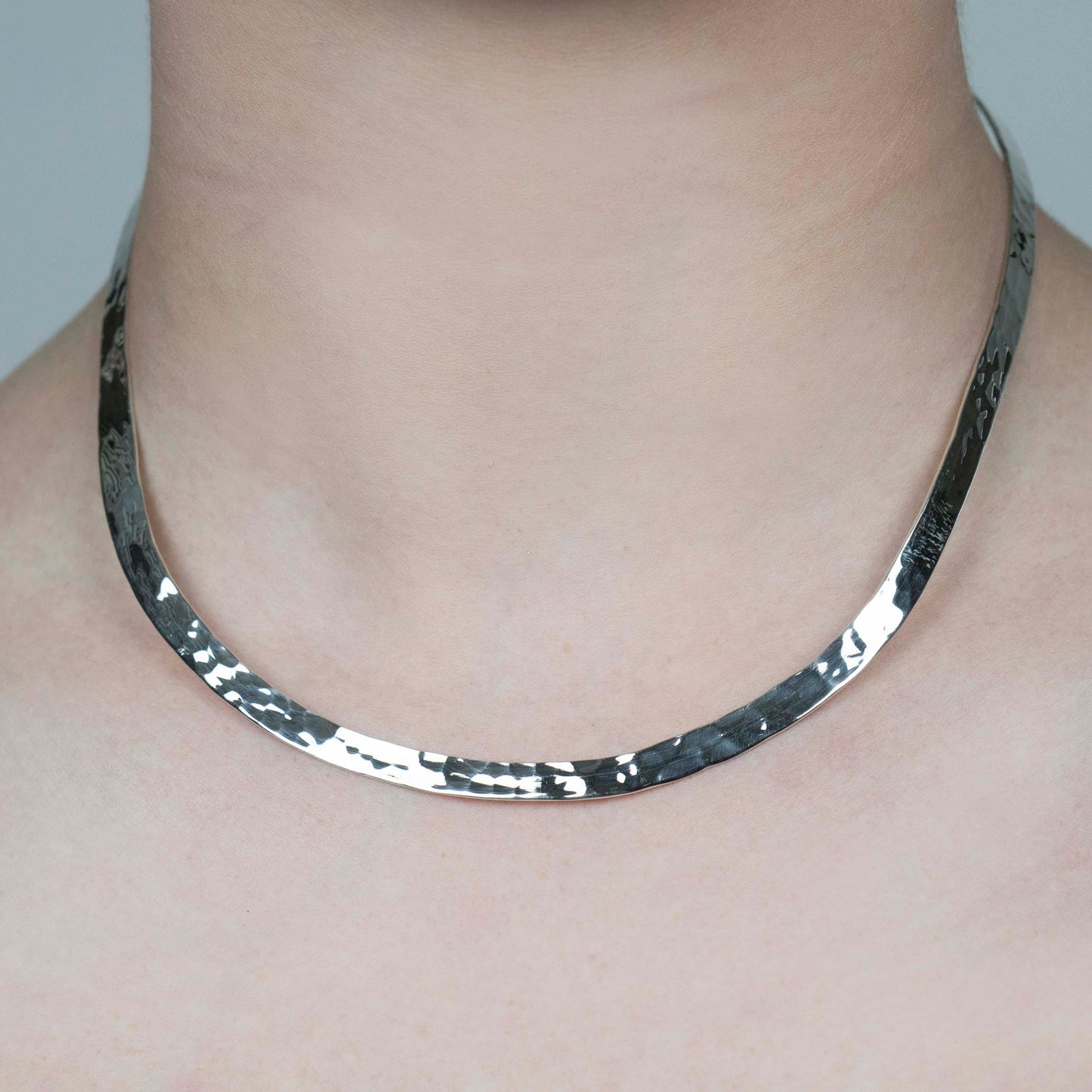 Halsring - oval hamrad